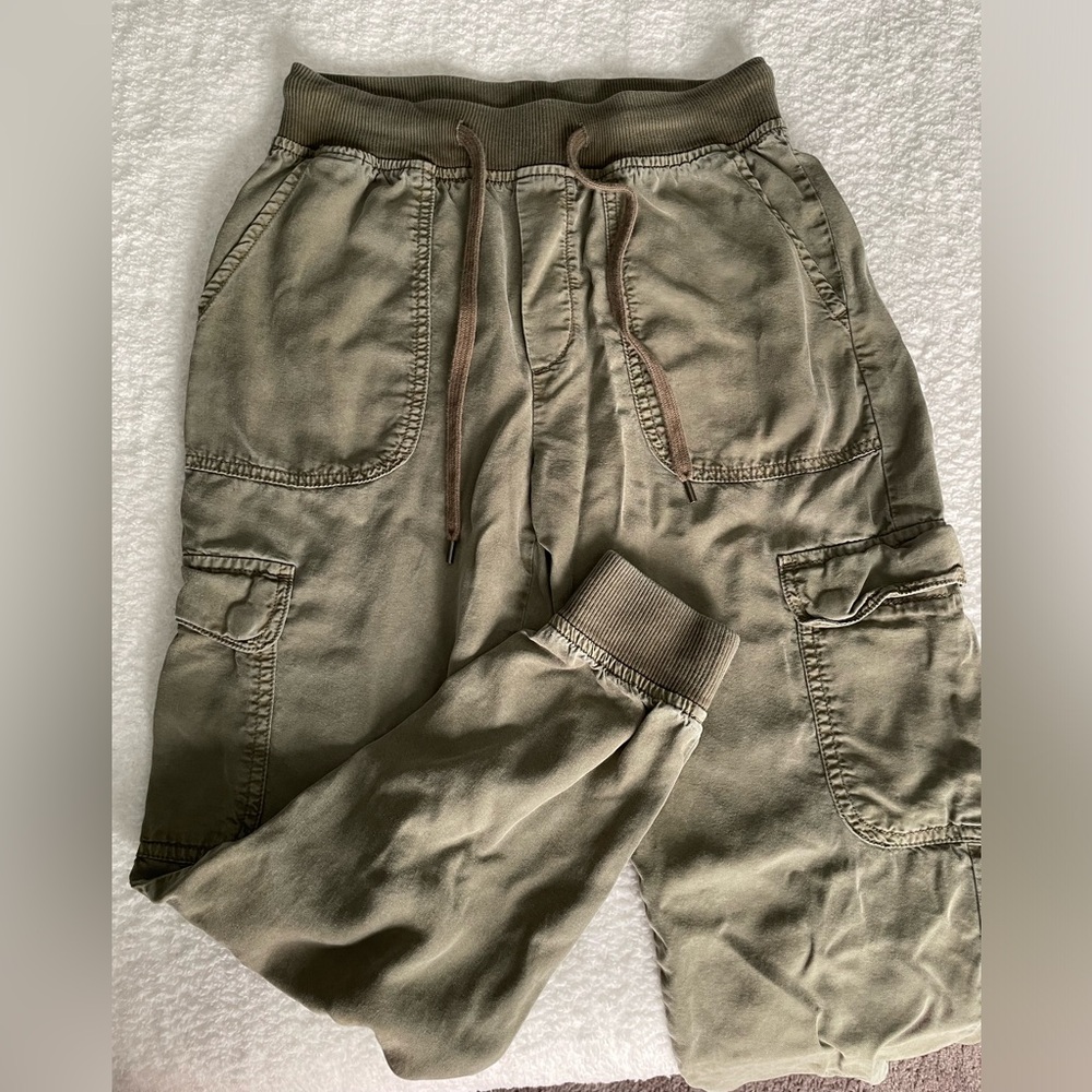 XS short AE joggers